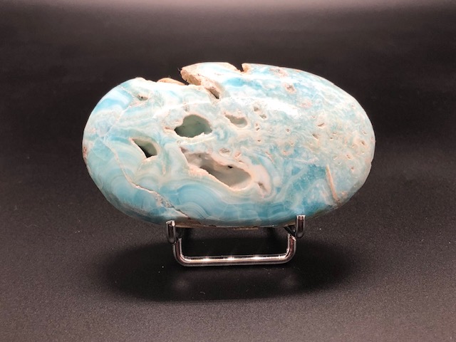 Aragonite bleue (galet 01)