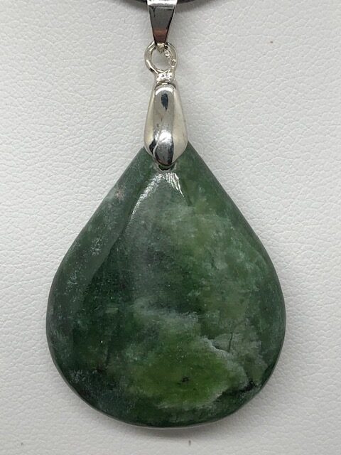 Pendentif jade néphrite (Ref1) – Image 3