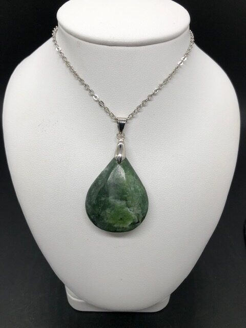 Pendentif jade néphrite (Ref1)