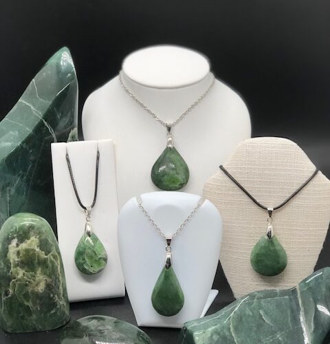 Pendentifs jade néphrite