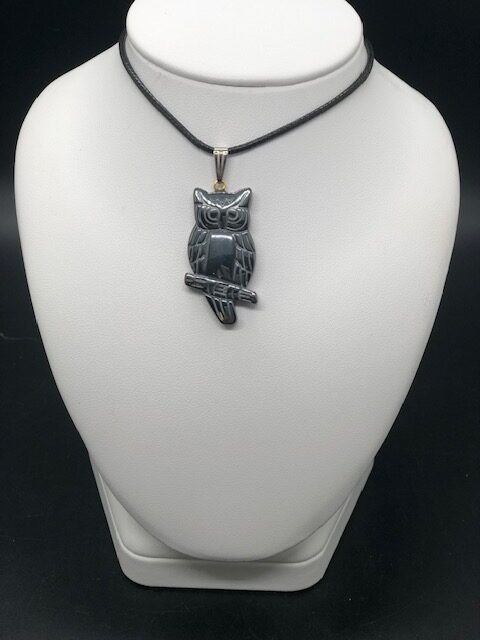 Pendentif hématite (hibou) – Image 3