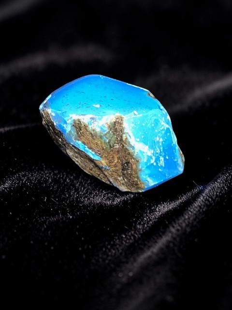 Galet ambre bleu d'Indonésie Brut/Poli (Ref1)