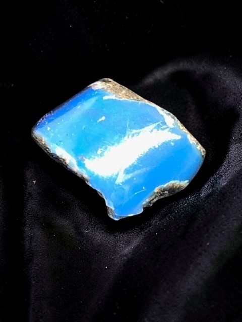 Galet ambre bleu d'Indonésie Brut/Poli (Ref3) – Image 2