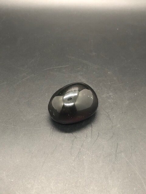 Galet ambre bleu d'Indonésie poli (Ref5) – Image 3