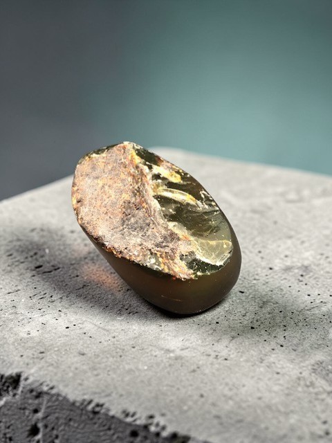 Galet ambre bleu d'Indonésie Brut/Poli (Ref4) – Image 3