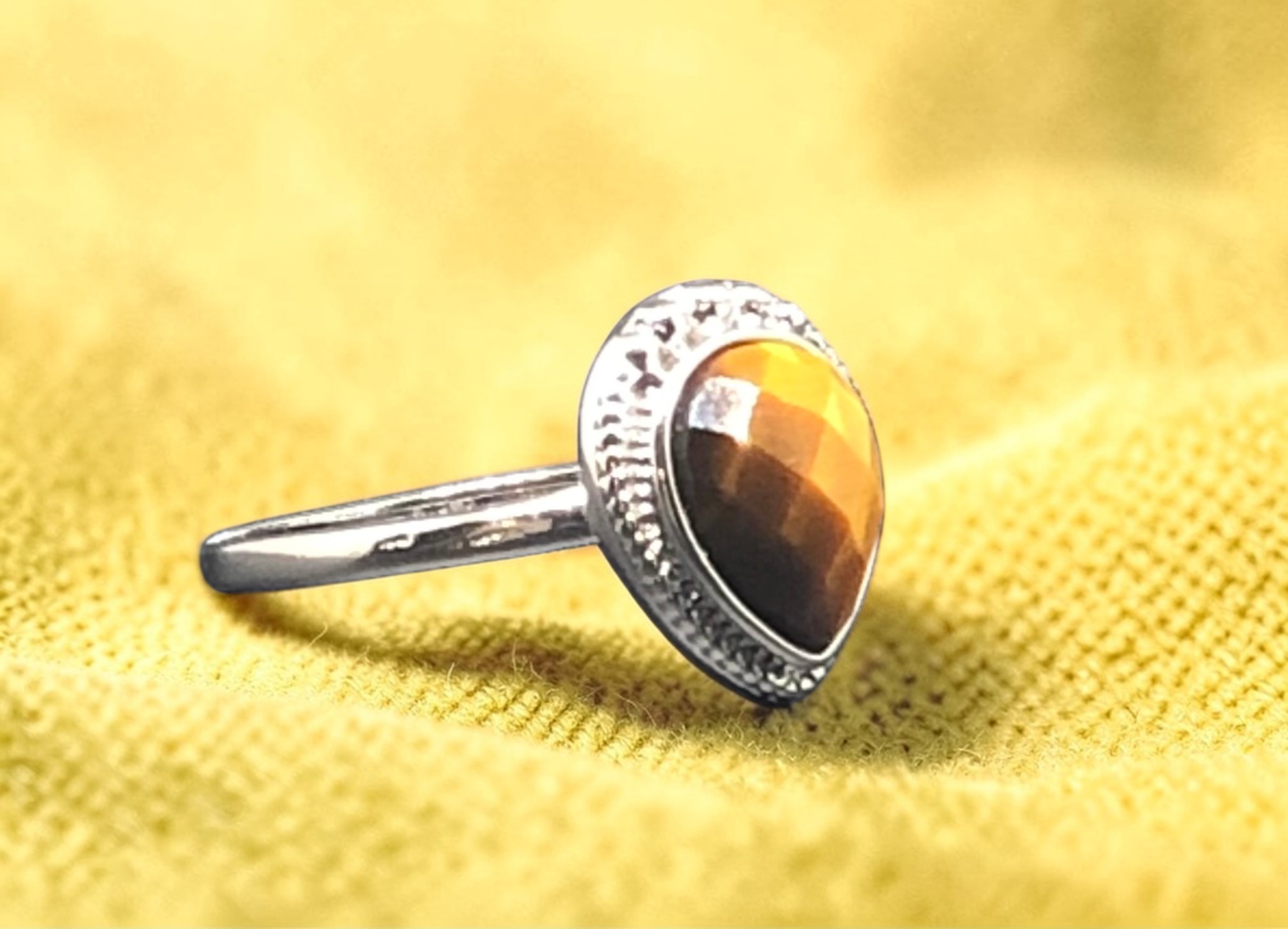 Bague Œil de Tigre facettée forme goutte (Collection Betty)