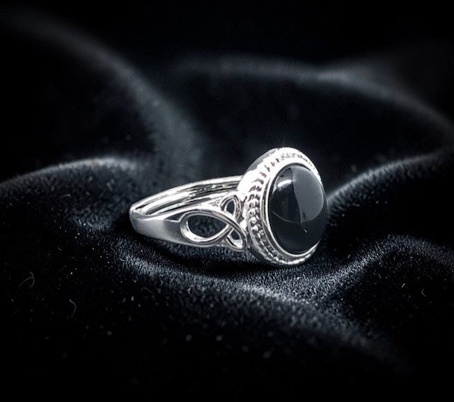 Bague Onyx noir forme ovale (Collection Stella)