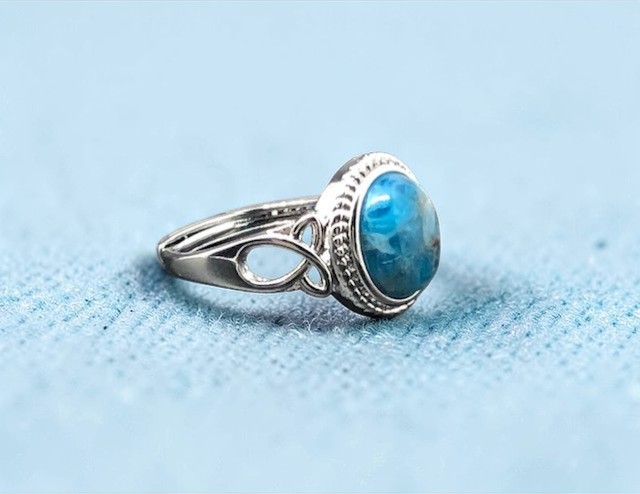 Bague Apatite bleue forme ovale (Collection Stella)