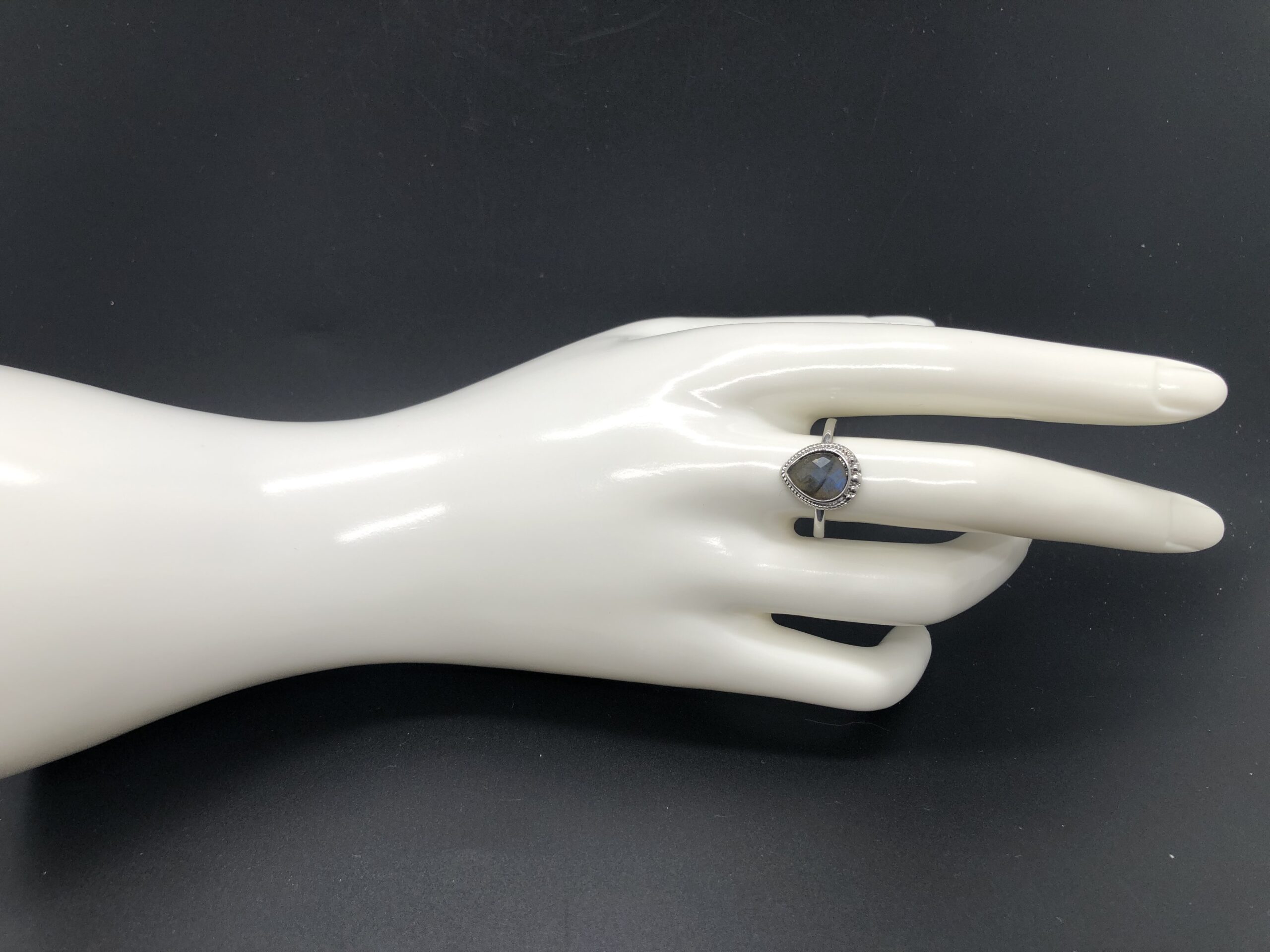 Bague Labradorite facettée forme goutte (Collection Betty) – Image 5