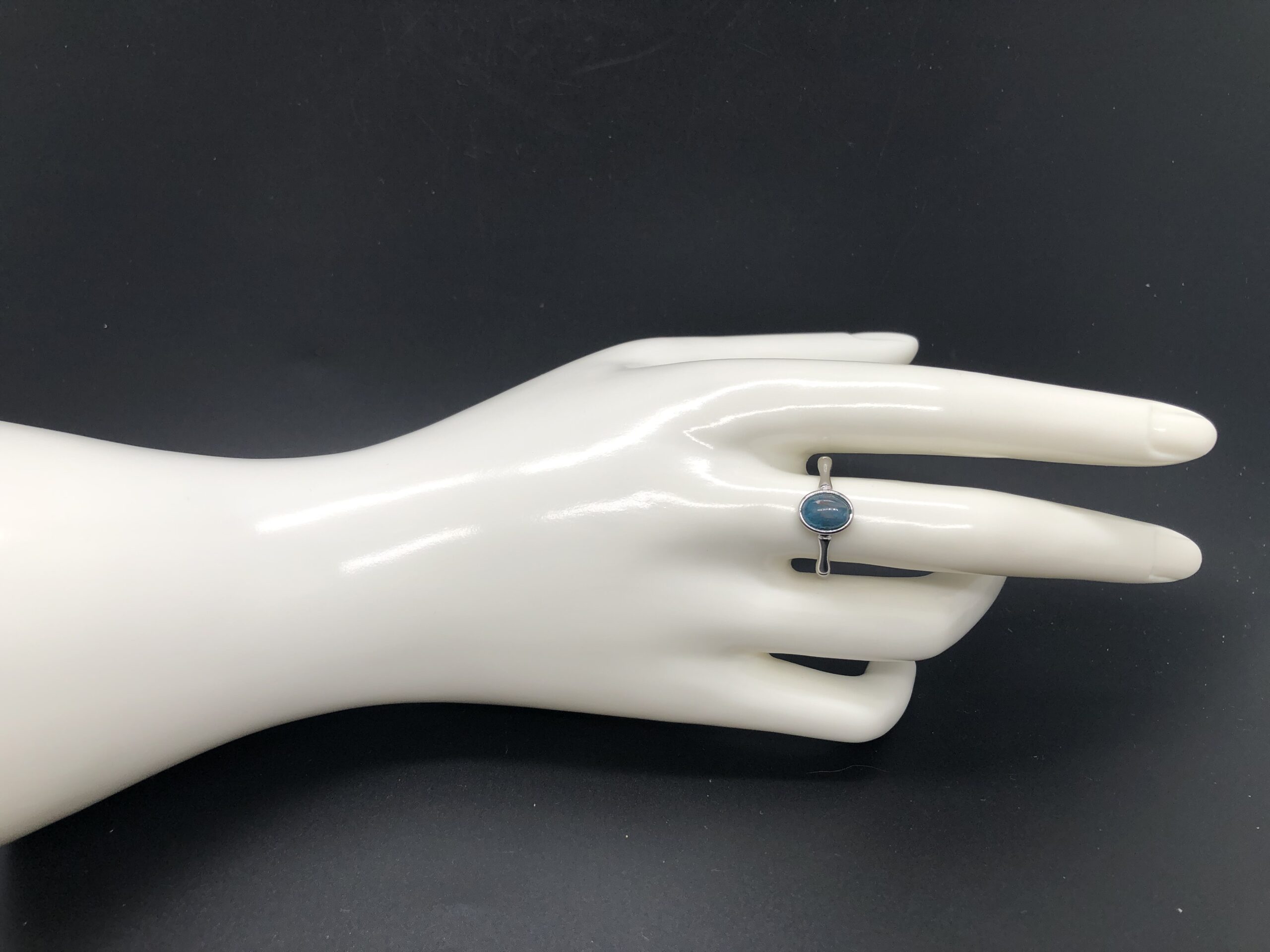 Bague Apatite bleue forme ovale (Collection Moon) – Image 6