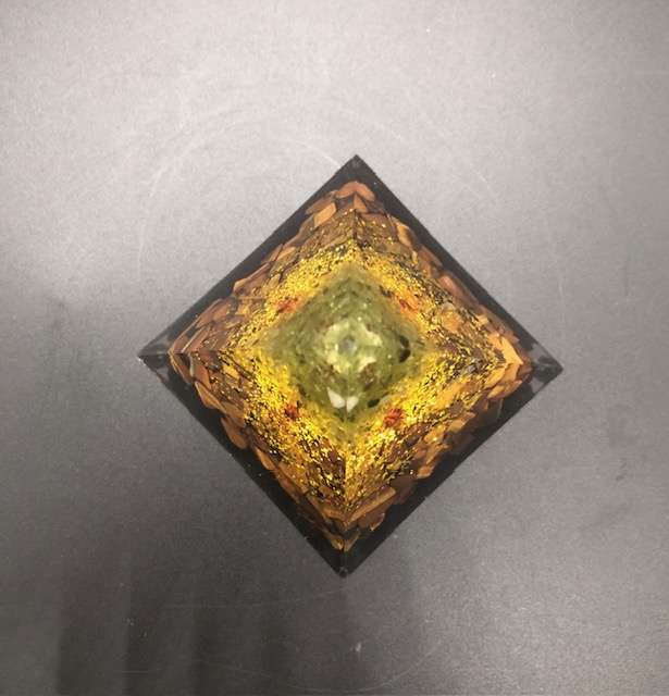 Orgonite (pyramide) – Image 3