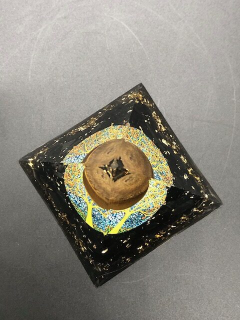 Orgonite (pyramide) – Image 5