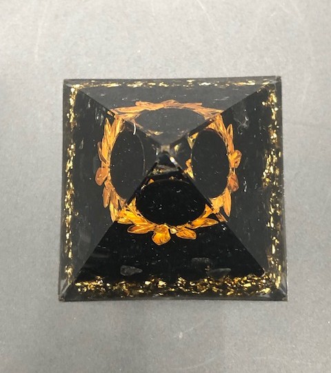 Orgonite (pyramide) – Image 5