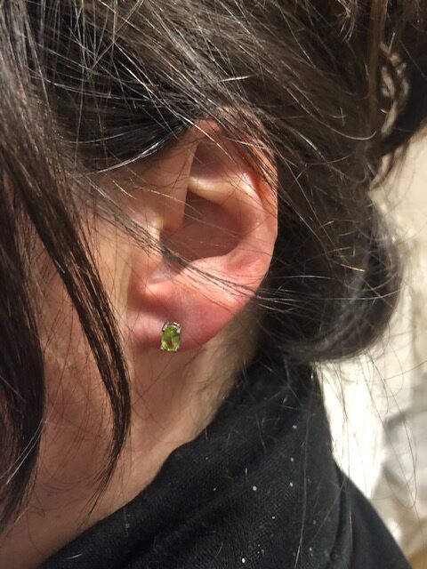 Boucles d'oreilles puces, olivine-peridot – Image 4