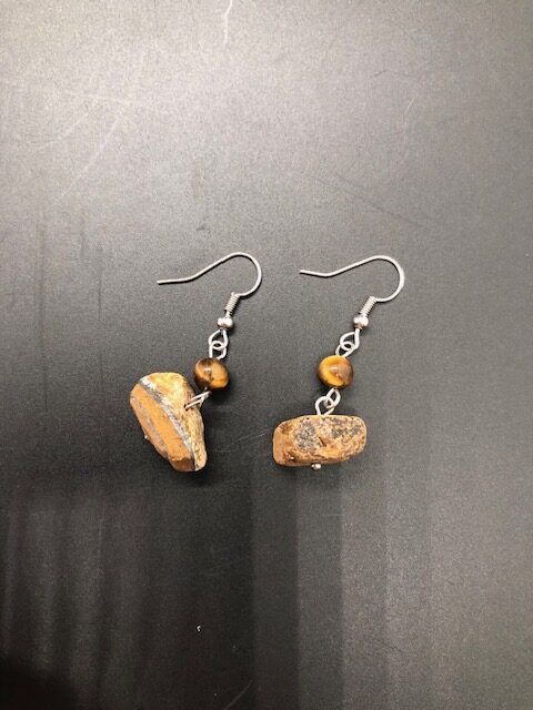 Boucles d'oreilles, œil de tigre, pierres brutes et polies – Image 4