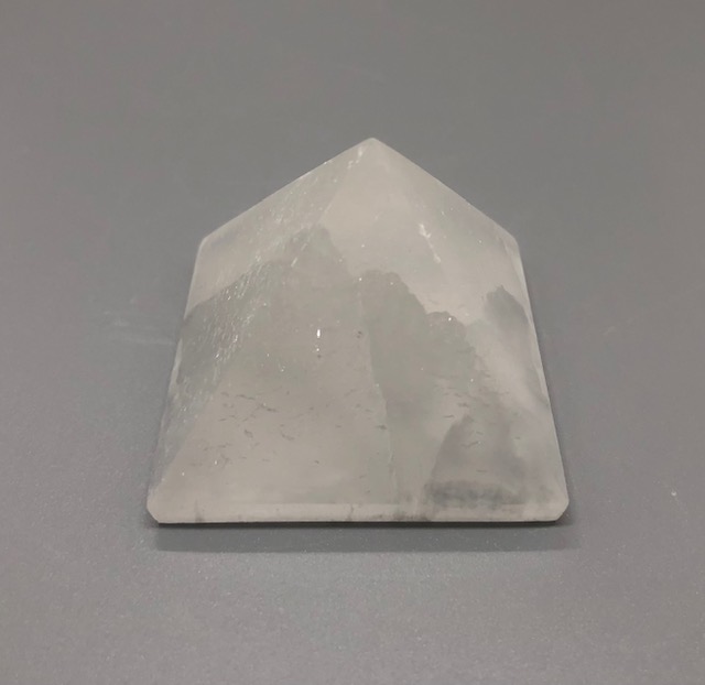 Pyramide en Sélénite – Image 5