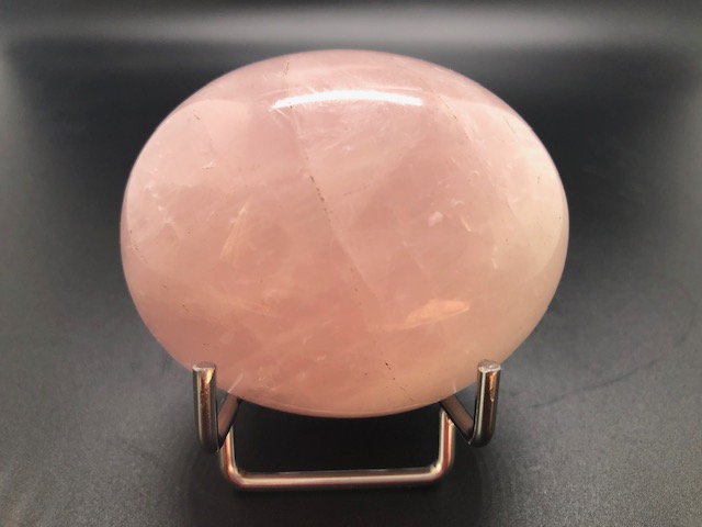 Quartz rose, galet modèle 07