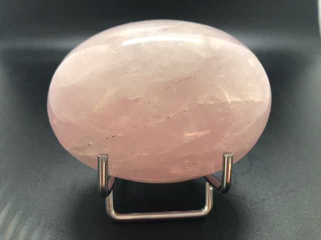 Quartz rose, galet modèle 08