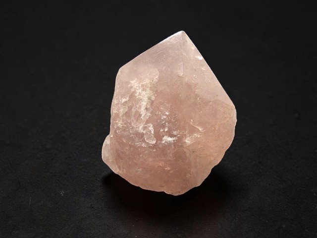 Quartz rose, pointe polie et brute, modèle 03